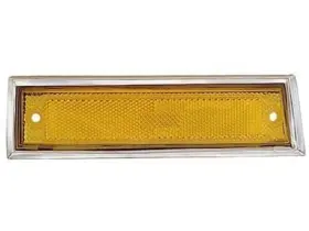 43RHXBCW ACTION CRASH Front Right Passenger Cornering Light
