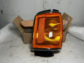 1000476 ADR Corner Light Lamp Rh Toyota 4RUNNER