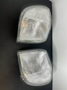 R1-DS506-U000-P NISSAN Corner Turn Signal Lights Set #2