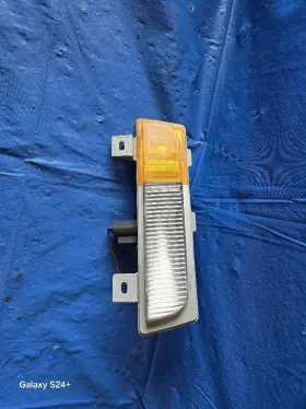 199.GM4W91 BUICK Riviera Left Driver Corner Light Lamp Park