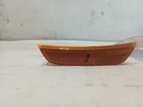 84763116 CHEVROLET Passenger Right Marker Light Traverse