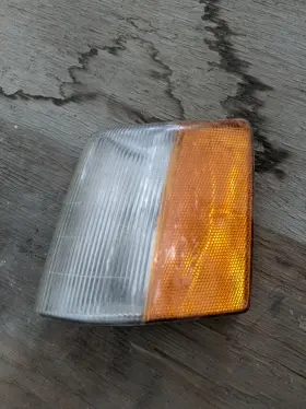 TL3118 CROWN Parking Light Marker Lamp Driver Left Jeep Park TL3118 CROWN Parking Light Marker Lamp Driver Left Jeep Park