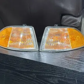 18-1987-00B-18-1986-00B DEPO Driver Passenger Turn Signal Set