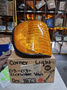 331-1532R-UF-Y DEPO Van Corner Light Right Ford