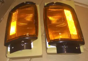 TY423-B00DL EAGLE EYES Corner Signal Light Right Left Set 2WD