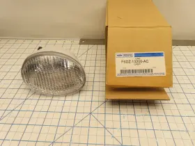 F6DZ-13200-AC FORD Front Parking Light Lamp Housing Right Rh