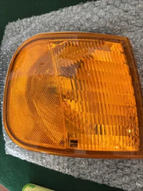 116-01179BL FORD TRUCK Passenger Rh Corner Light Lamp Turn