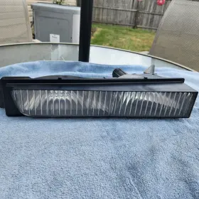 16500702 GM Right Passenger Front Bumper Fog Lamp Light 16500702 GM Right Passenger Front Bumper Fog Lamp Light