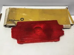 5965252 GM Nos Lower Inner Tail Lamp Lens F85 Oldsmobile