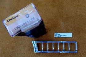 5965948 GM Rh Cornering Lamp Bezel Nos Cadillac 5965948 GM Rh Cornering Lamp Bezel Nos Cadillac