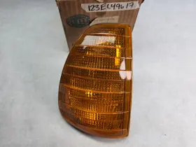 0008200421 HELLA Nos Right Amber Turn Signal W123 Mercedes