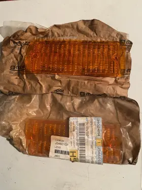 J5460102 JEEP Wagoner Set Front Amber Parking Lamp Lenses Nos