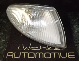 041-0685 MAZDA Front Fender Right Corner Light Lamp MX-6 626