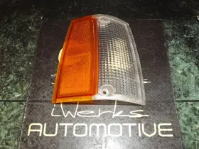230-61470 MAZDA Front Right Corner Light Lens Koito B2200