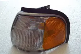 F87B-13B221-C MAZDA Left Driver Signal Corner Lamp Light