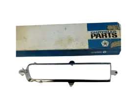 2930108 MOPAR Right Cornering Light Lens Bezel Nos Chrysler