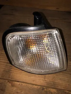 210-63321 INFINITI Front Passenger Corner Light Lamp Koito