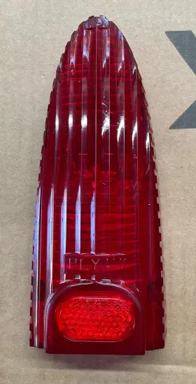1527503 PLYMOUTH Nos Rear Tail Light Lens