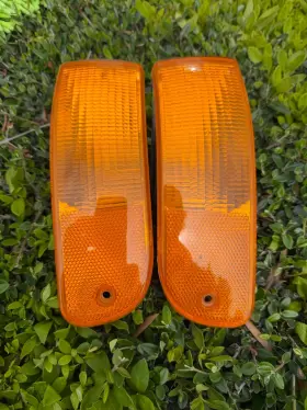 993631107100 PORSCHE /HELLA Corner Lights 911
