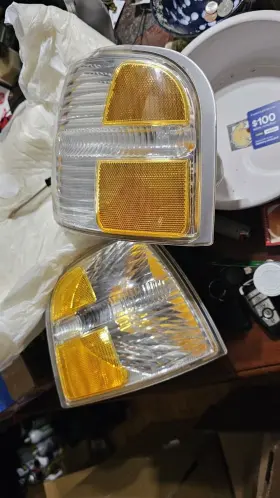 CRSHL02771 FORD Front Parking Signal Marker Light Lens