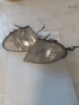 BM023-U00W2 RAZORMOTOR Corner Lights Lamps E46 325I 325XI M3