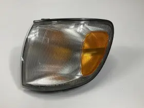 81520-08010-U SPARK Left Corner Light Lamp Toyota Sienna