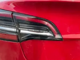 1077401-96-G TESLA Driver Left Rear Trunk Lid Tail Light