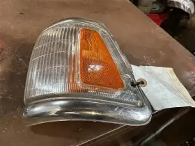 116-58389AL TOYOTA Driver Corner Light Lamp Turn Signal Park