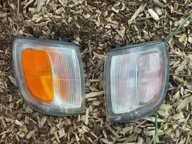 14885466 TOYOTA Corner Light Set Driver Passenger 4RUNNER