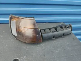 81520-20370 TOYOTA Front Right Turn Signal Corner Fender Rh