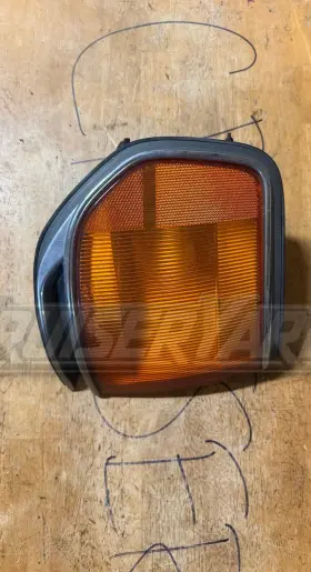81611-60110 TOYOTA Land Right Parking Light FJ80 Cruiser
