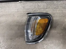 81620-04070 TOYOTA Turn Signal Driver Left Marker Corner