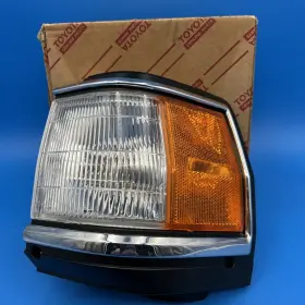 8162122151 TOYOTA Cressida Left Front Parking Light Marker