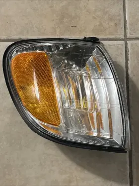 AIPP297 TOYOTA Corner Turn Signal Light Passenger Tundra AIPP297 TOYOTA Corner Turn Signal Light Passenger Tundra
