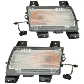 CH2520150C UZOOKA Front Driver Passenger Halogen Turn Signal