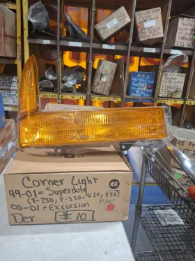 FD20077-B VISION Superduty Corner Light Right F250 F350 Ford